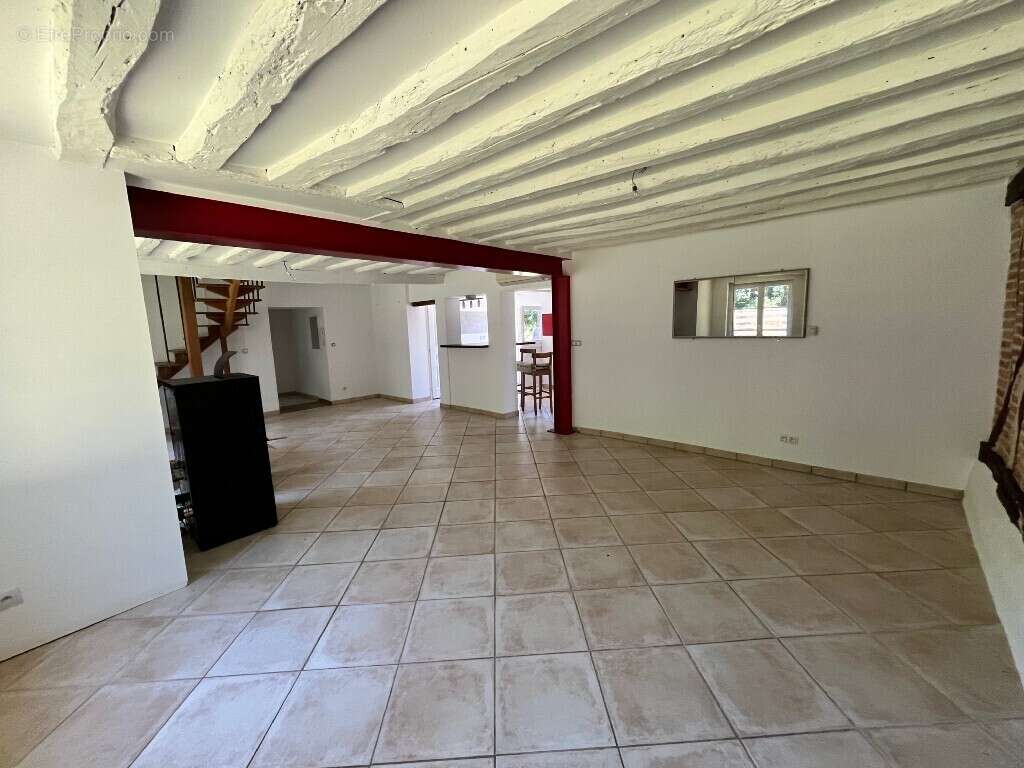 Maison à CHAUMONT-SUR-THARONNE