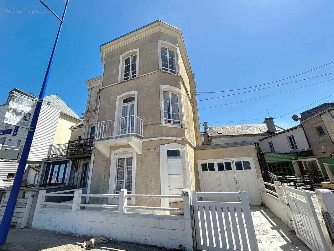 Maison à GRANDCAMP-MAISY