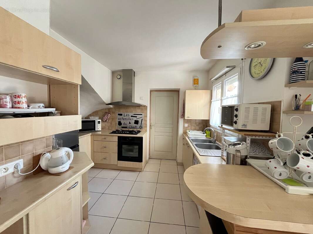 Maison à LA SALVETAT-SAINT-GILLES