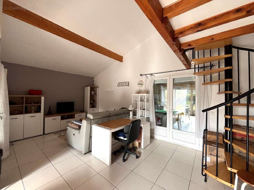 Maison à LA SALVETAT-SAINT-GILLES