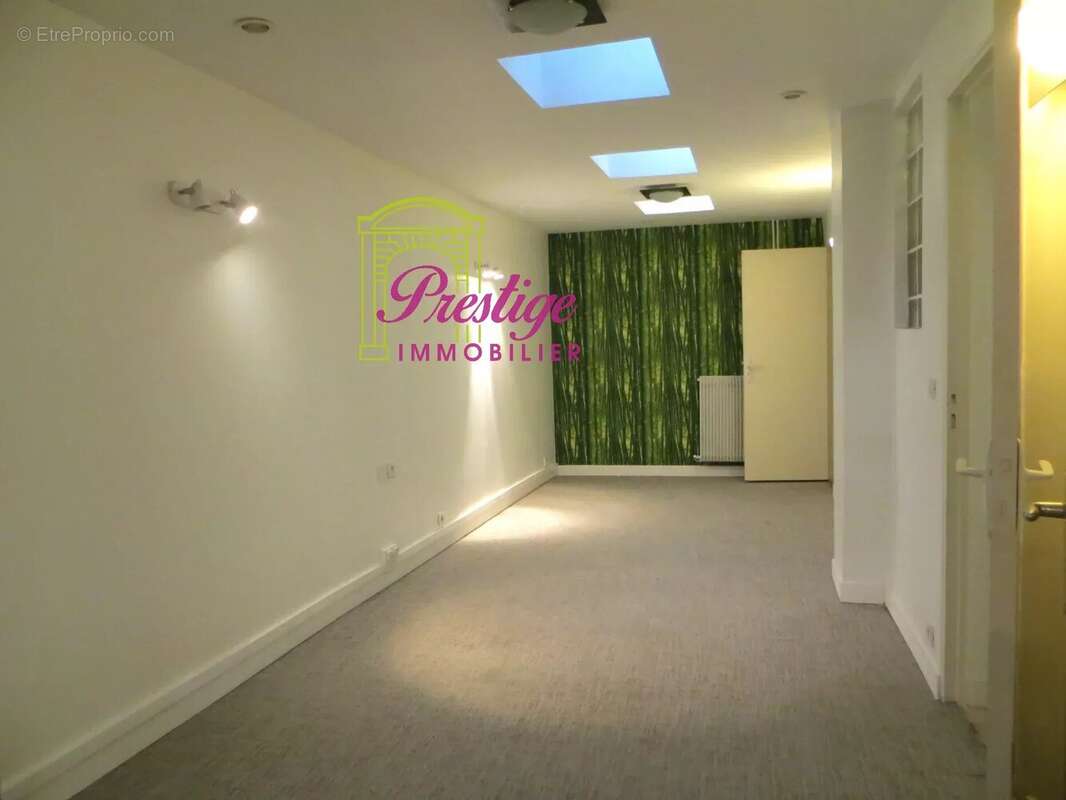 Appartement à LE MESNIL-LE-ROI