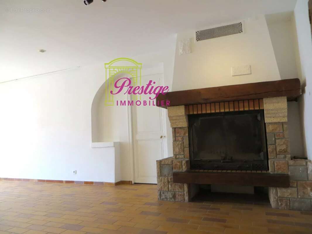 Appartement à LE MESNIL-LE-ROI