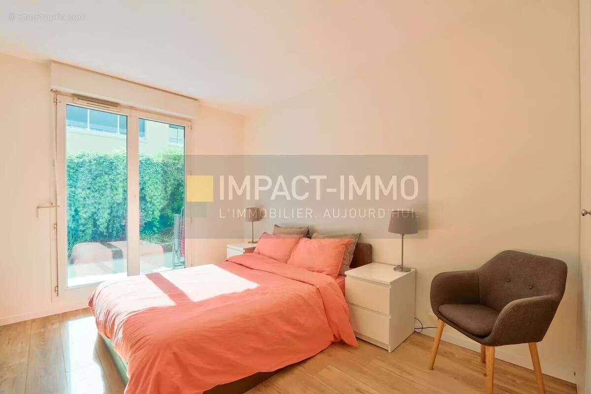 Appartement à COURBEVOIE