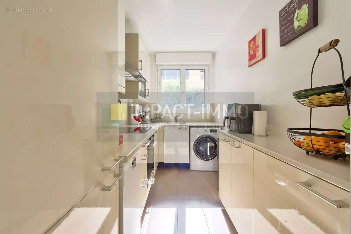 Appartement à COURBEVOIE