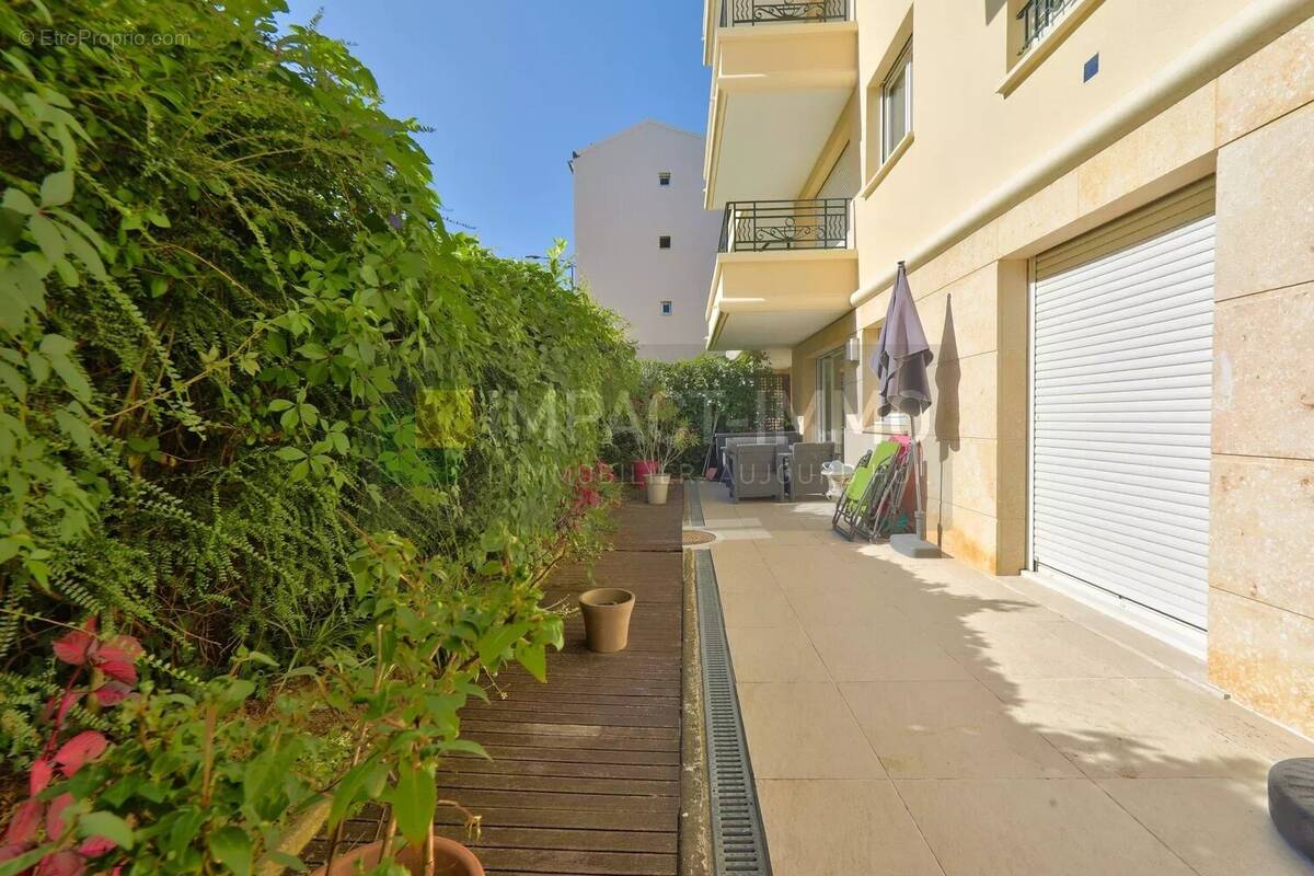 Appartement à COURBEVOIE