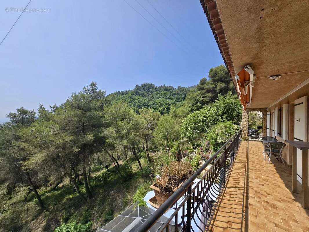 Appartement à MENTON