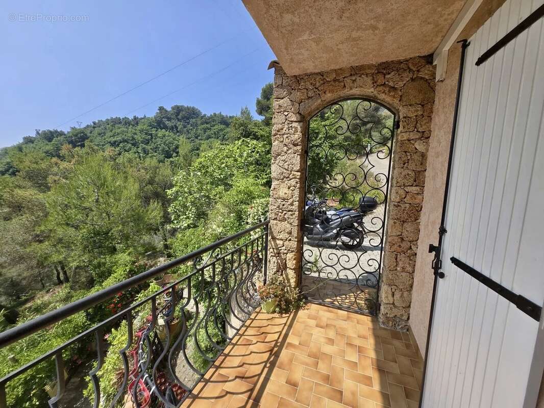 Appartement à MENTON