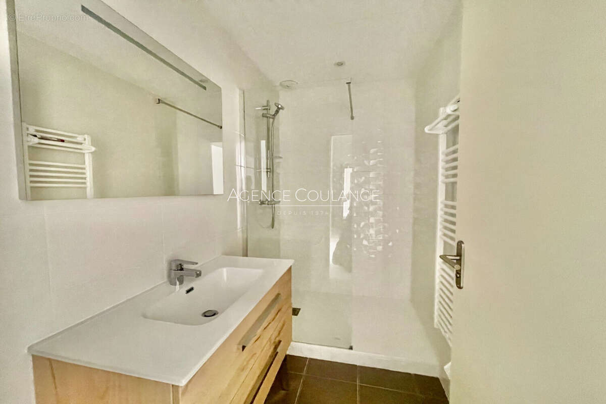 Appartement à MARSEILLE-6E