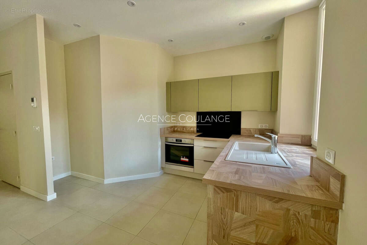 Appartement à MARSEILLE-6E