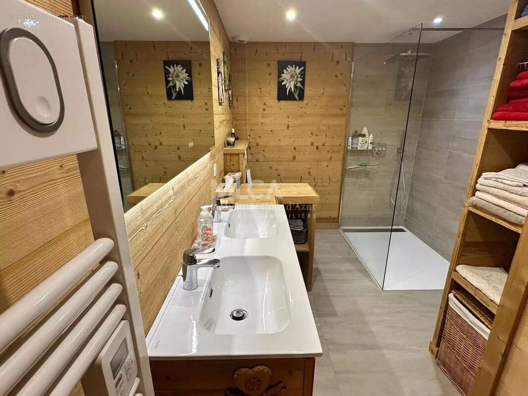 Appartement à SAINT-ETIENNE-DE-TINEE