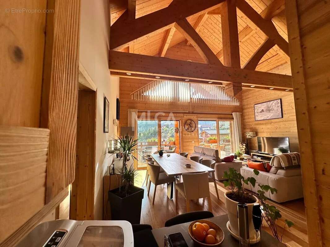 Appartement à SAINT-ETIENNE-DE-TINEE