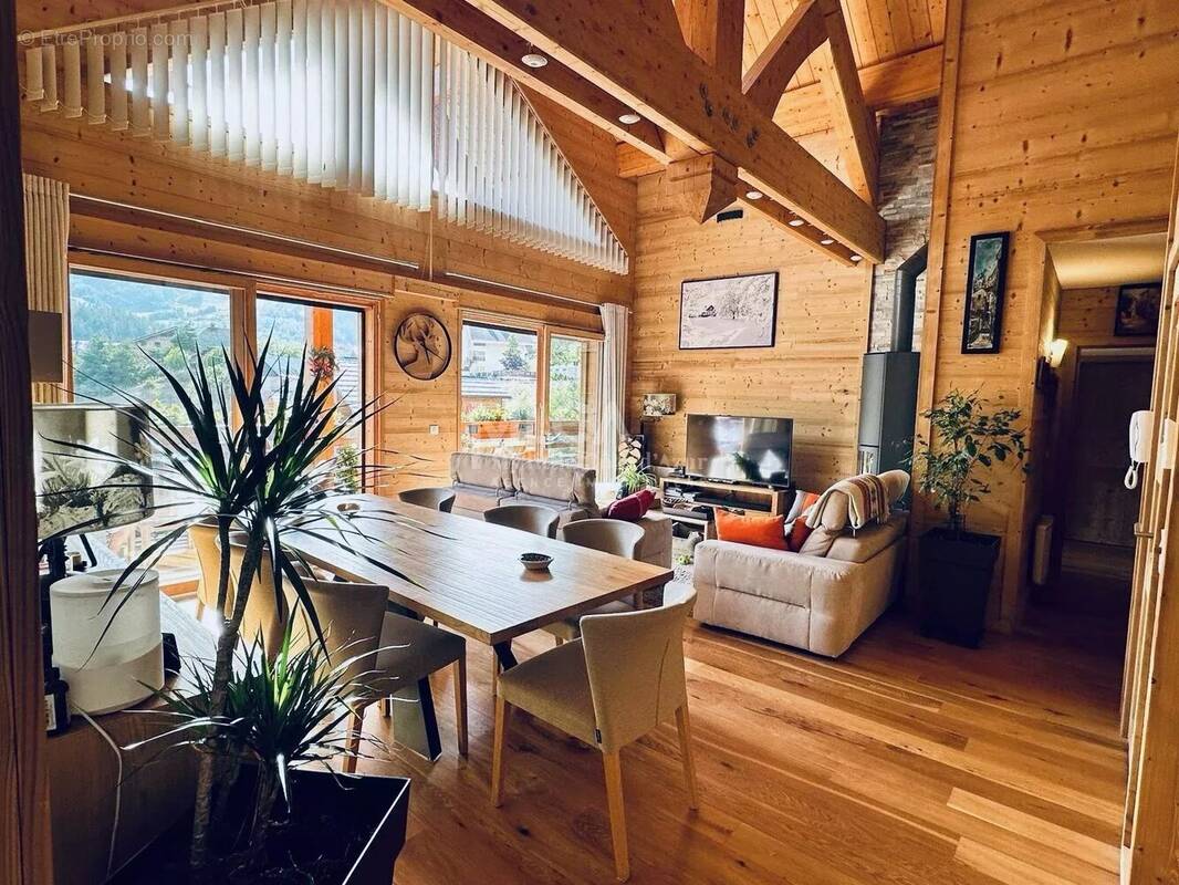 Appartement à SAINT-ETIENNE-DE-TINEE