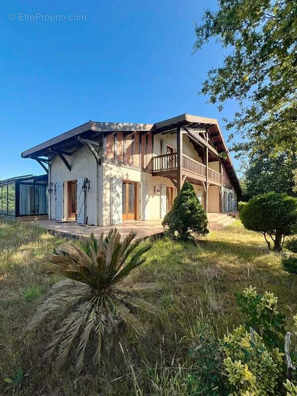 Maison à PARENTIS-EN-BORN