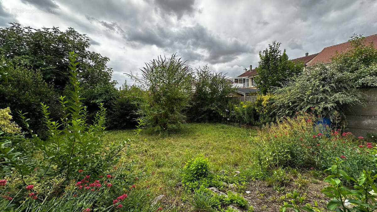 Autre à MARGNY-LES-COMPIEGNE