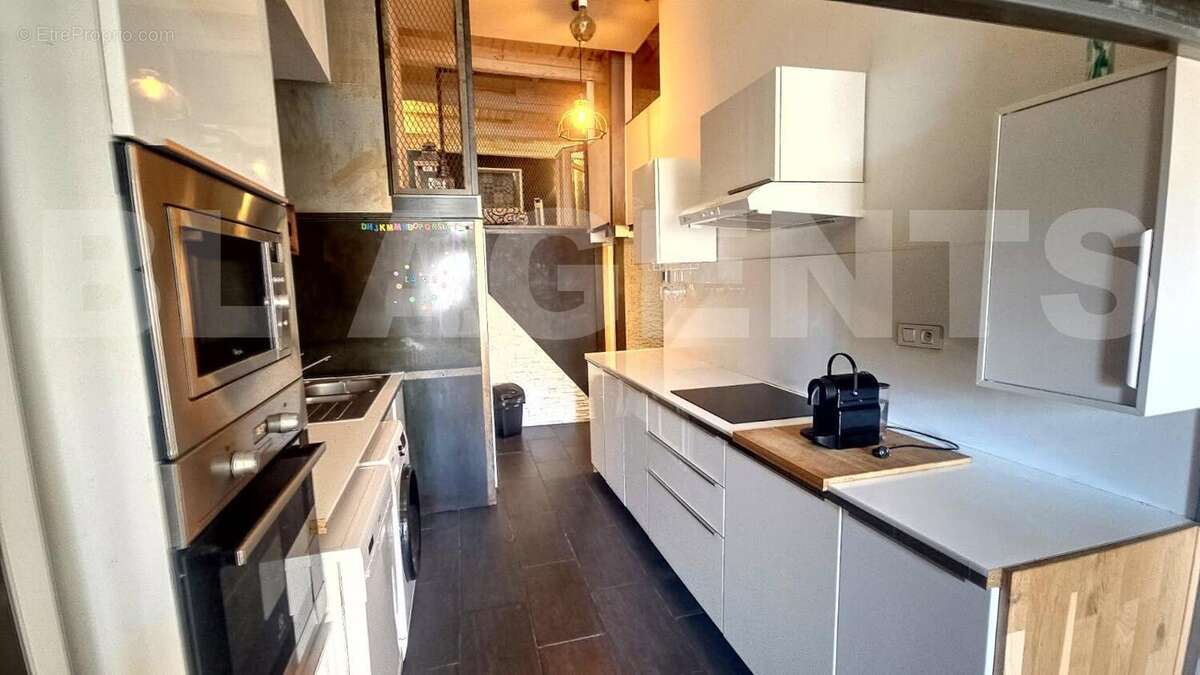 image0000001005 - Appartement à MARSEILLE-6E