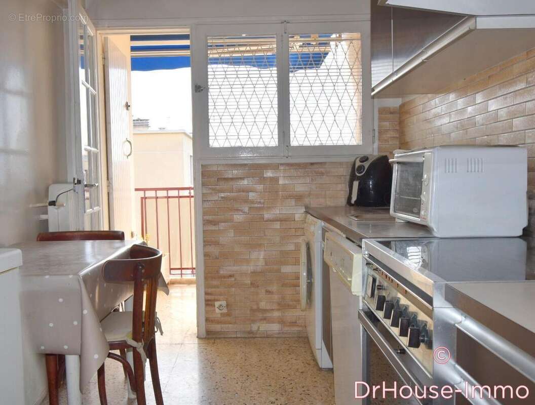 Appartement à MARSEILLE-8E