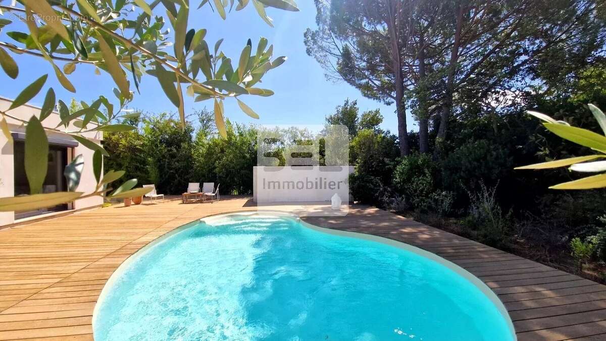 Maison à VILLENEUVE-LES-AVIGNON