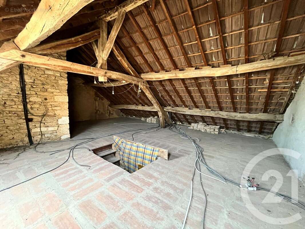 Maison à ENTRAINS-SUR-NOHAIN