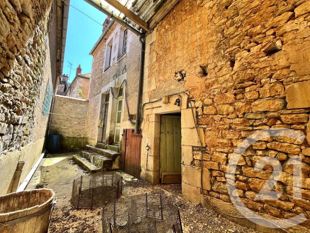 Maison à ENTRAINS-SUR-NOHAIN