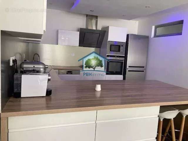 Maison à LE CHAMBON-FEUGEROLLES