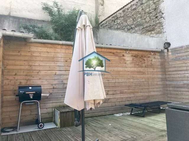 Maison à LE CHAMBON-FEUGEROLLES