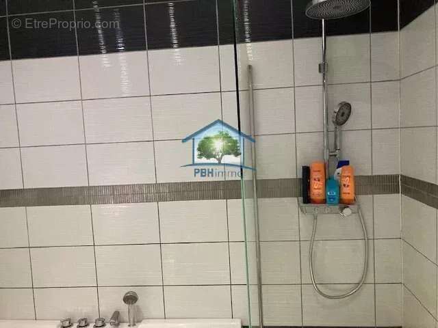 Maison à LE CHAMBON-FEUGEROLLES