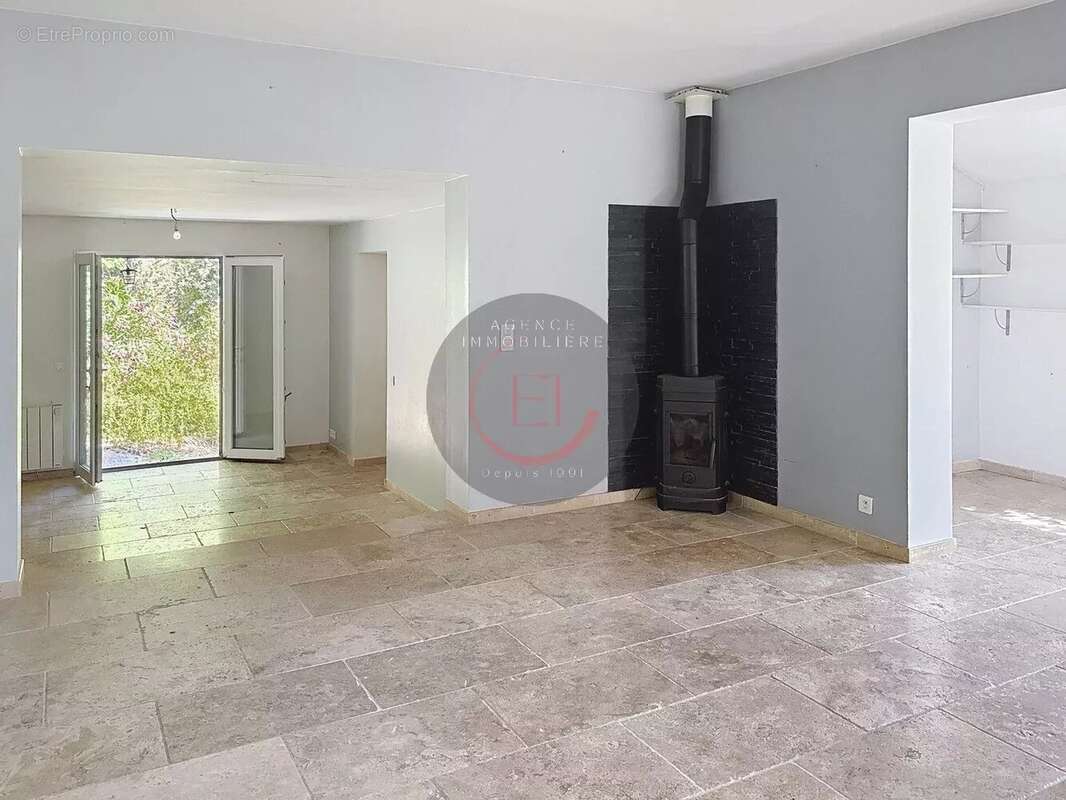 Maison à LES ADRETS-DE-L&#039;ESTEREL