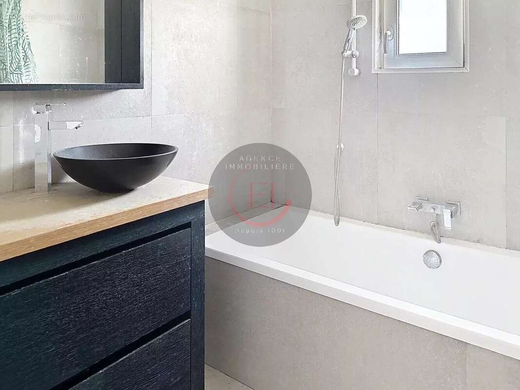 Maison à LES ADRETS-DE-L&#039;ESTEREL