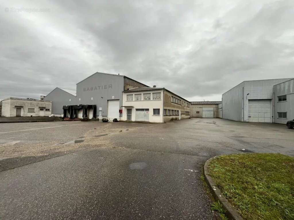 Commerce à VENISSIEUX