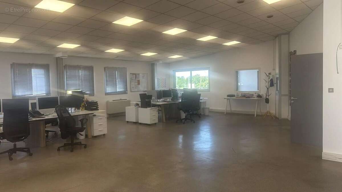 Commerce à VENISSIEUX