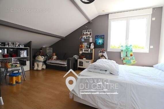 Maison à CHEVRY-COSSIGNY