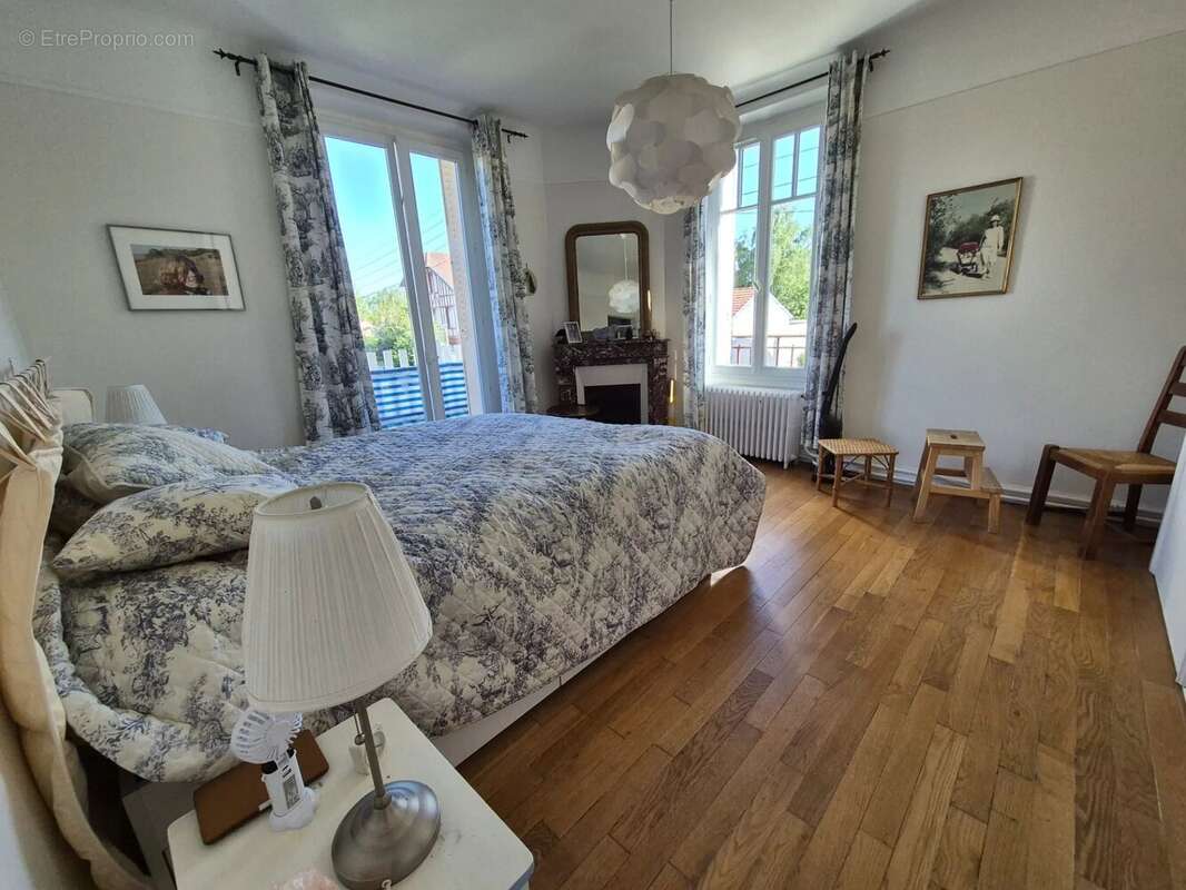 Maison à FONTAINEBLEAU