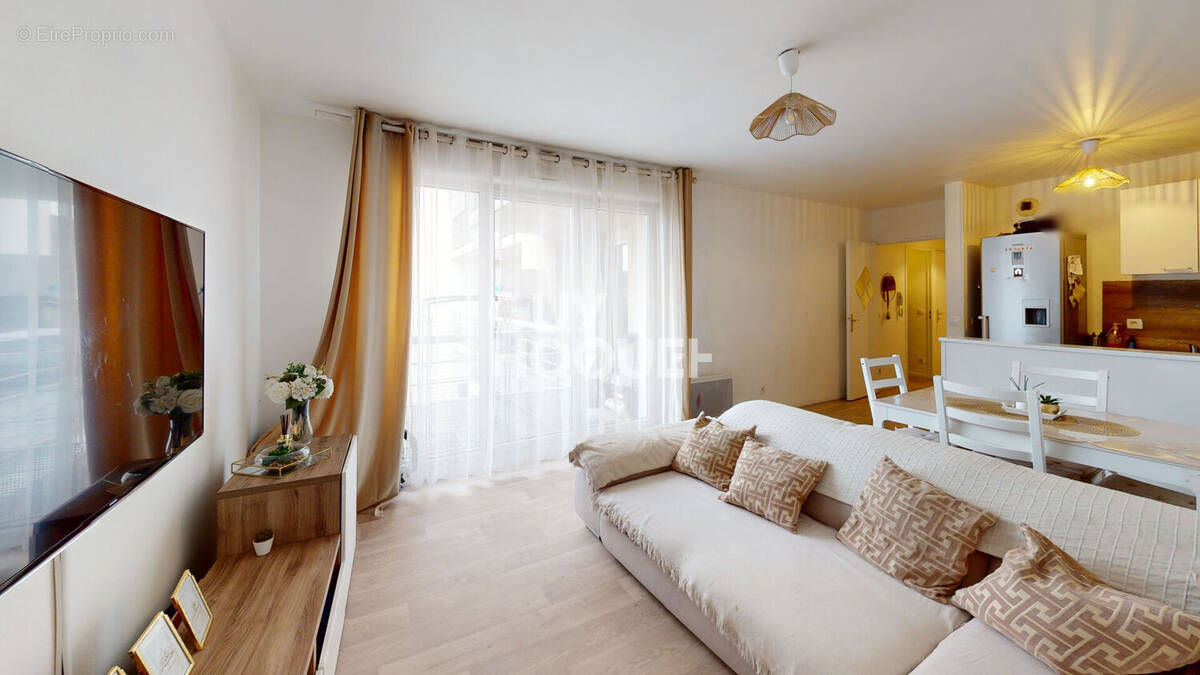 Appartement à LES PAVILLONS-SOUS-BOIS