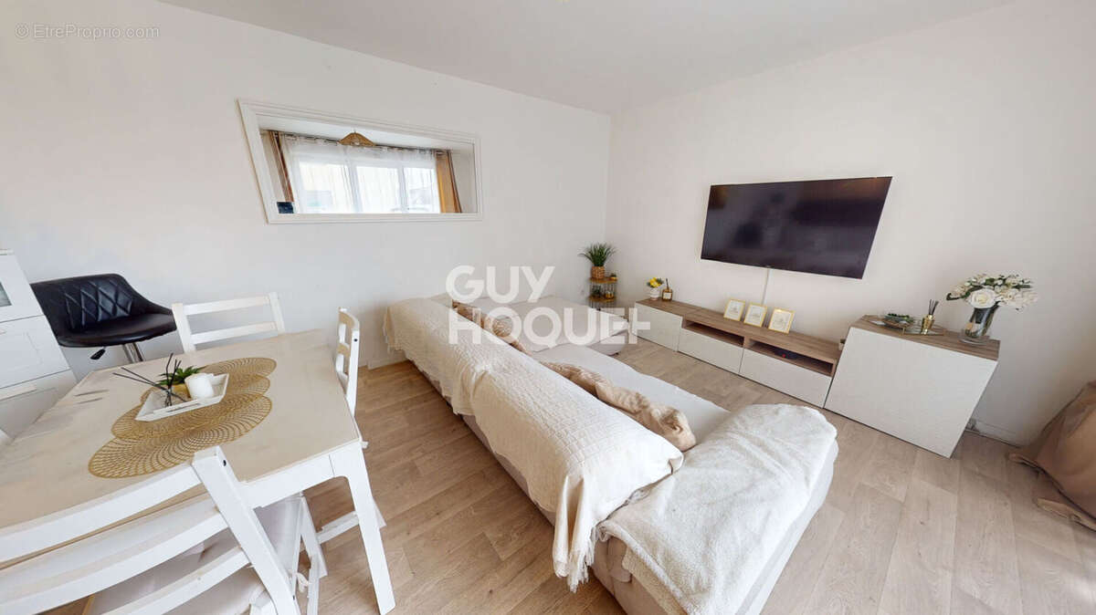 Appartement à LES PAVILLONS-SOUS-BOIS