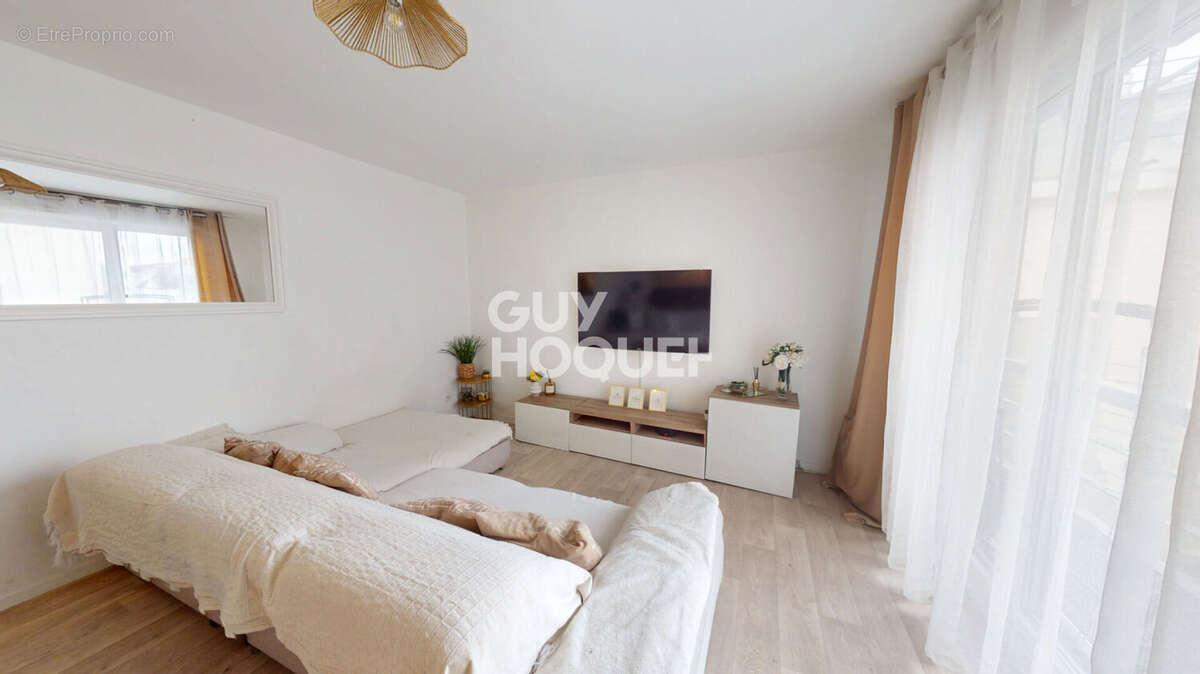 Appartement à LES PAVILLONS-SOUS-BOIS