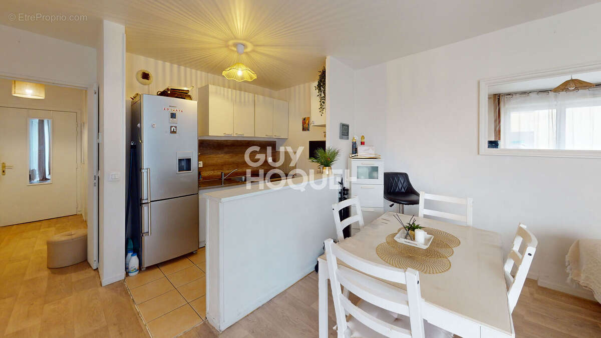 Appartement à LES PAVILLONS-SOUS-BOIS