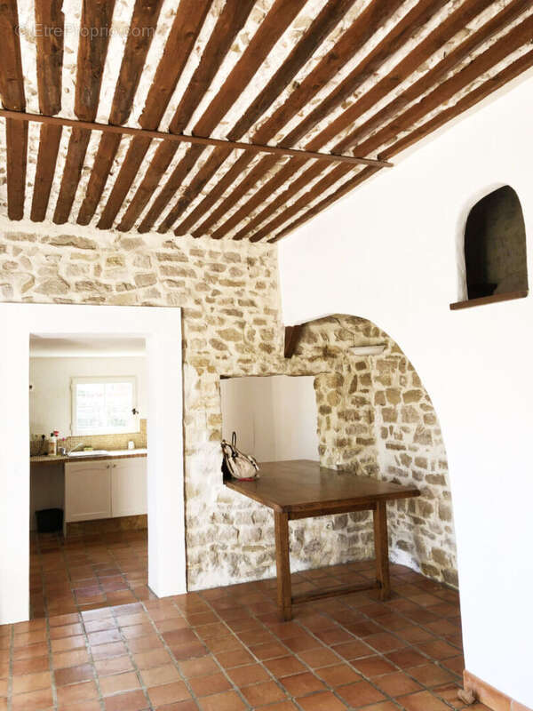 Autre à L&#039;ISLE-SUR-LA-SORGUE