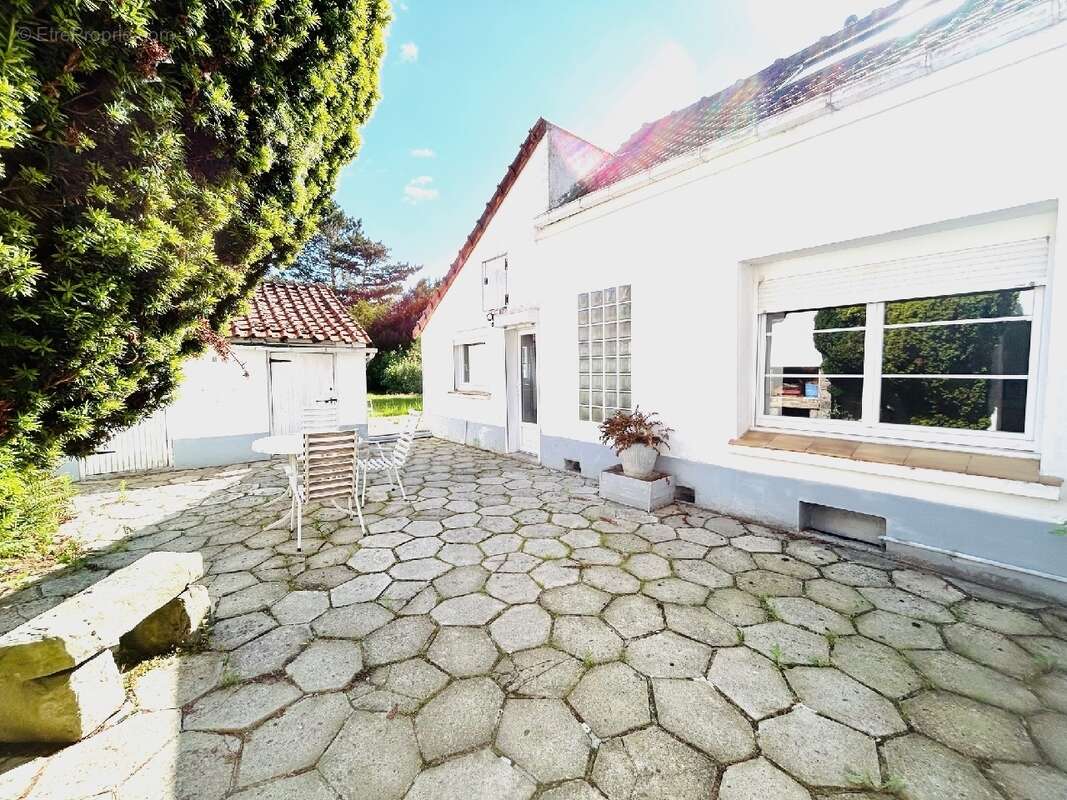 Maison à BRUAY-LA-BUISSIERE