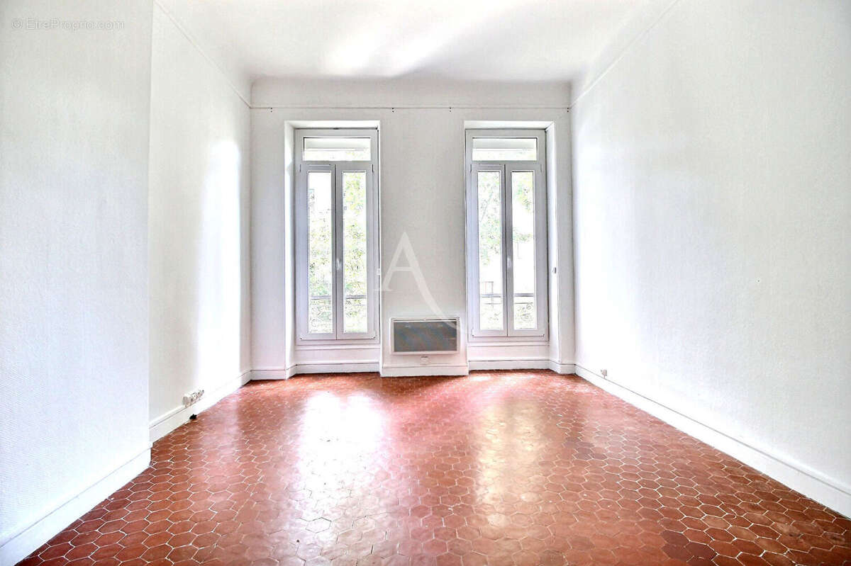 Appartement à MARSEILLE-1E