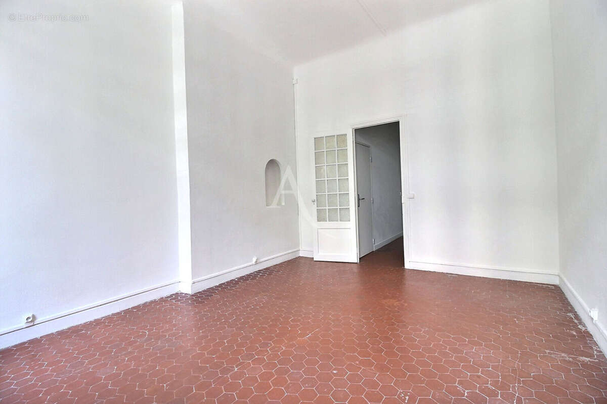 Appartement à MARSEILLE-1E