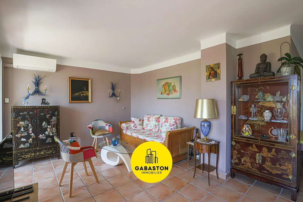 Appartement à MARSEILLE-8E