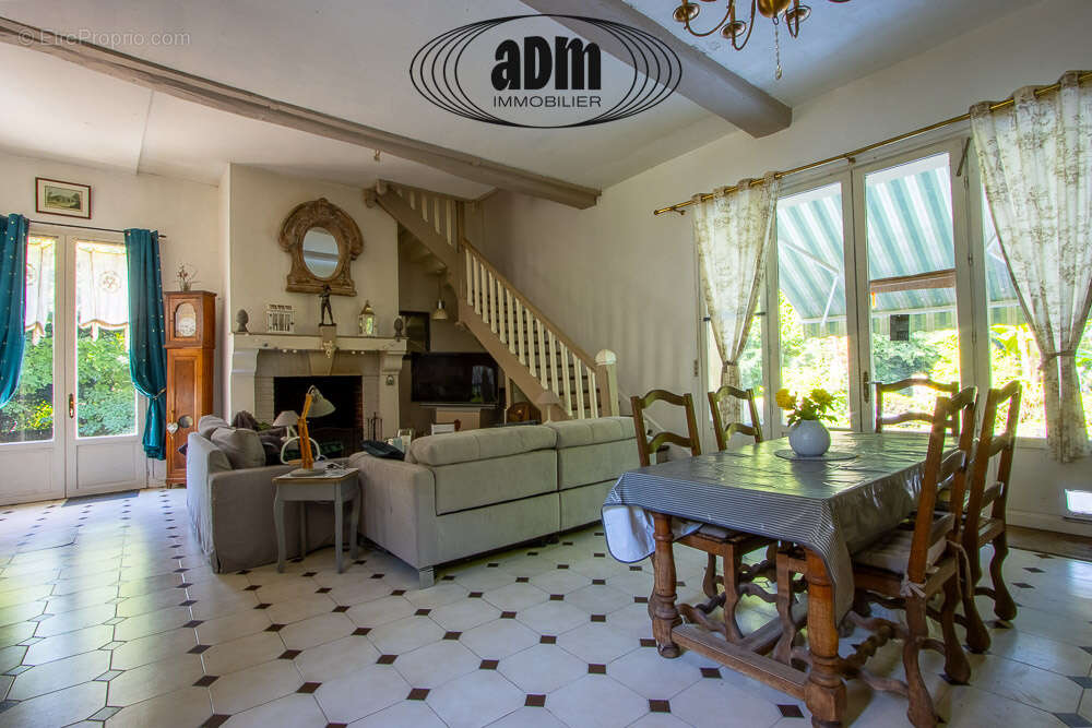 Maison à COUILLY-PONT-AUX-DAMES