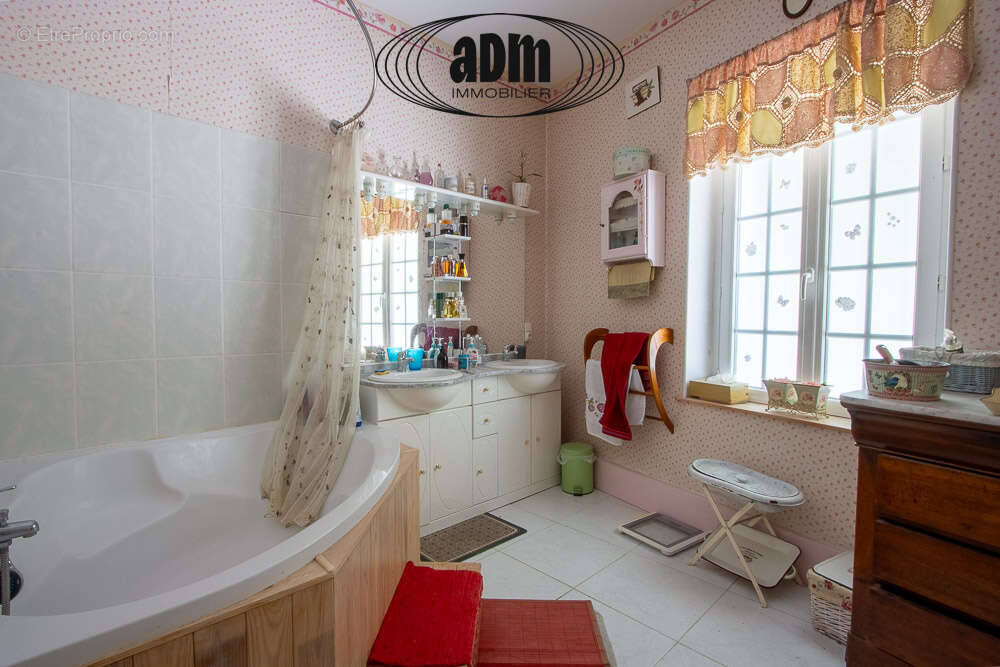 Maison à COUILLY-PONT-AUX-DAMES