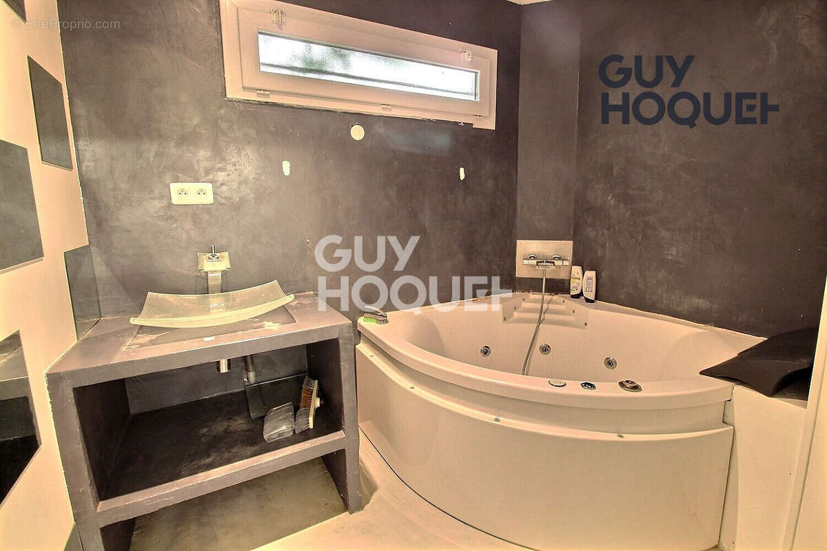 Maison à LIMEIL-BREVANNES