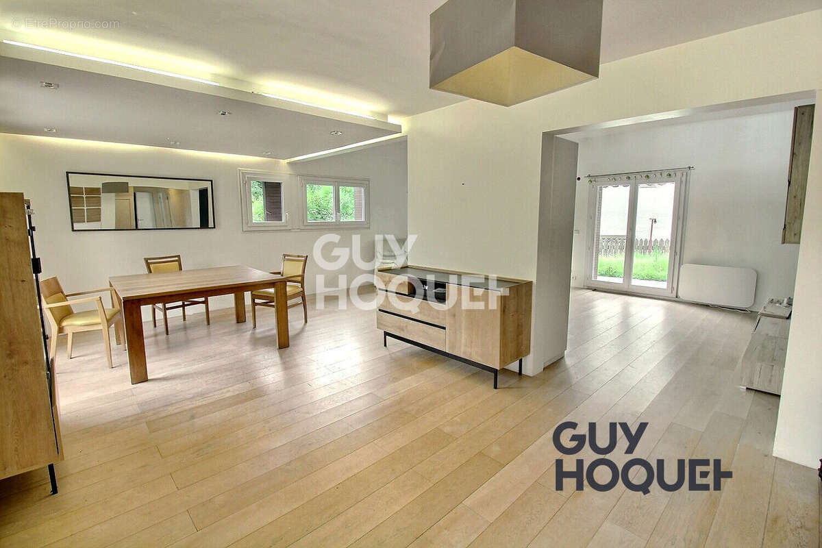 Maison à LIMEIL-BREVANNES