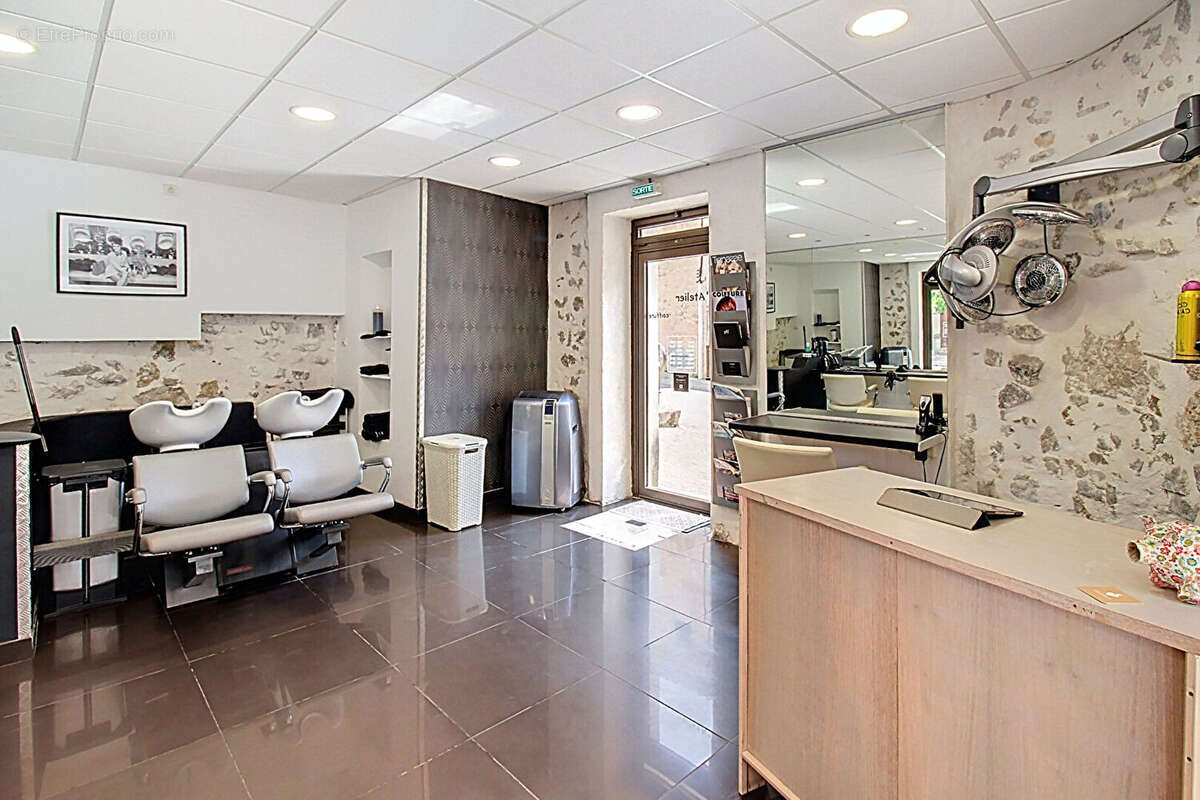 Commerce à FIGANIERES