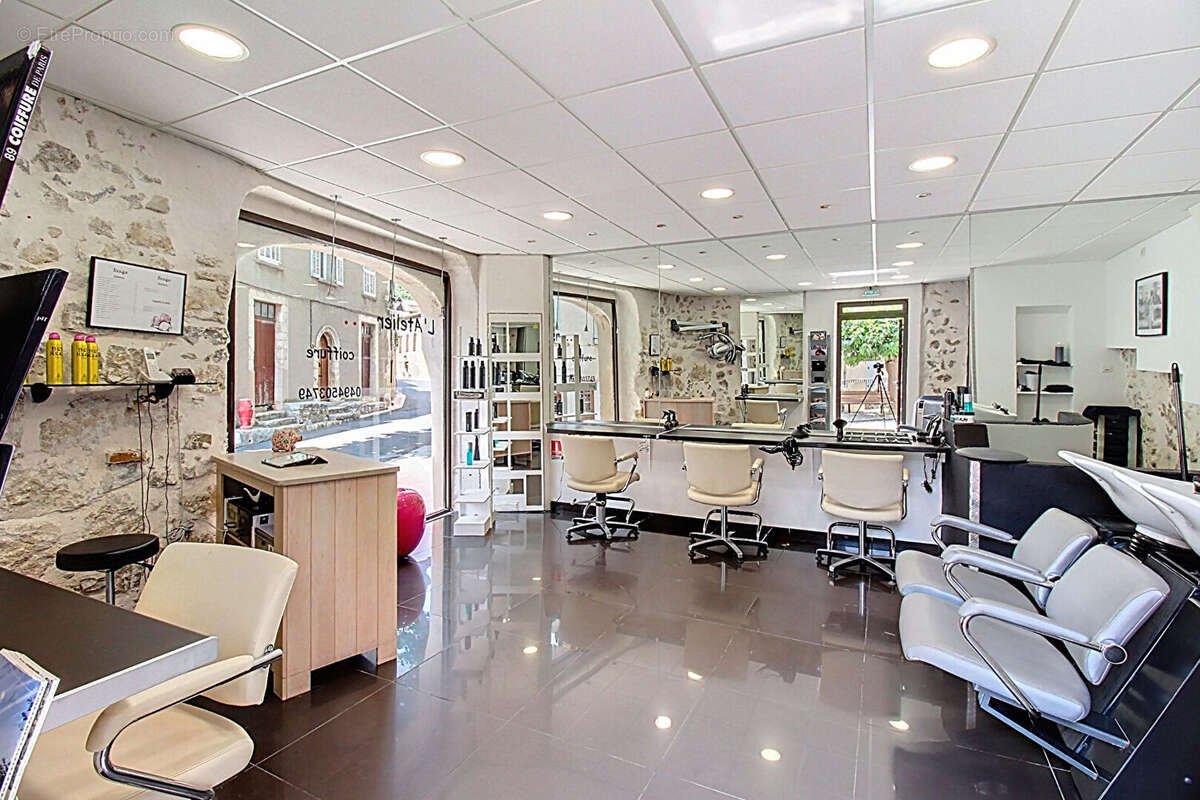 Commerce à FIGANIERES