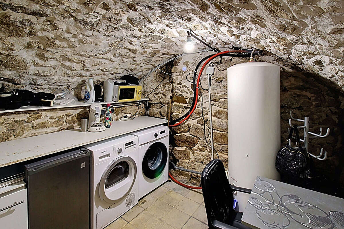 Commerce à FIGANIERES