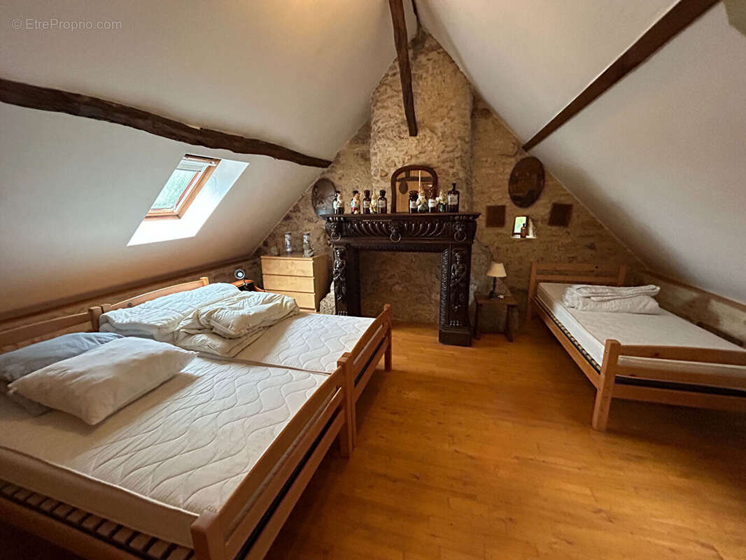 Maison à SALIGNAC-EYVIGUES