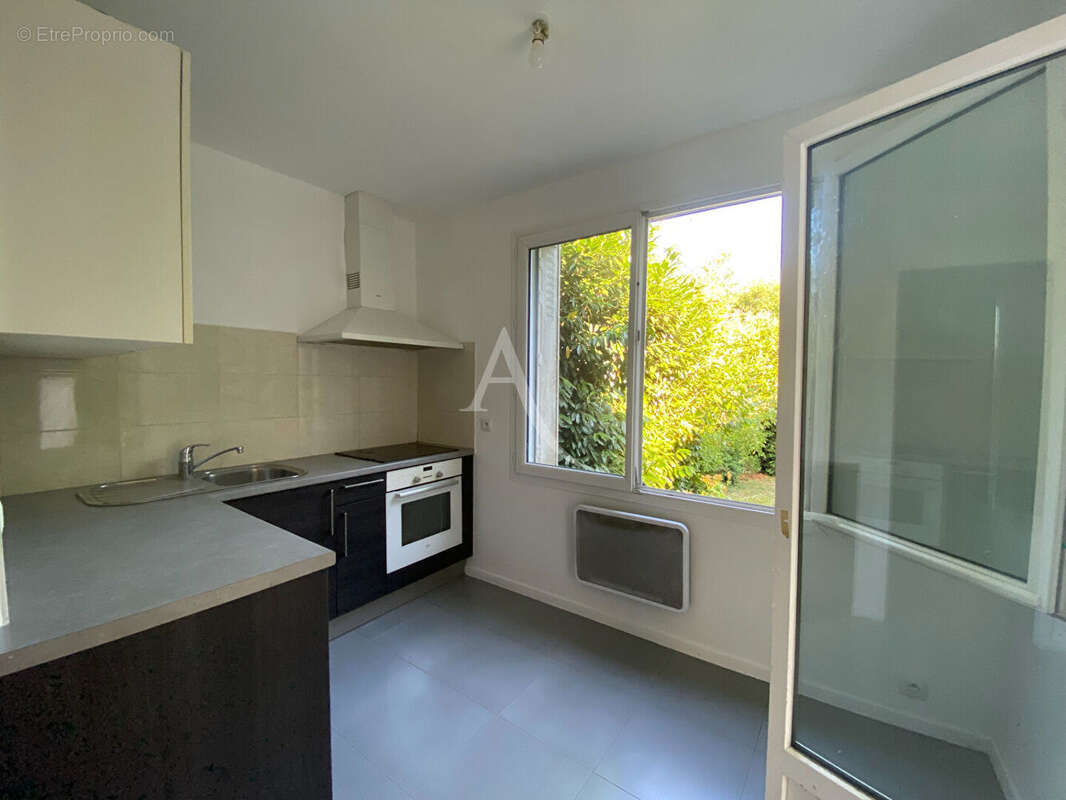 Maison à BURES-SUR-YVETTE